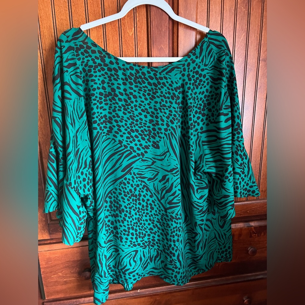 Cabi 3863 Purr Blouse Green Animal Print Women's Top - Size XL